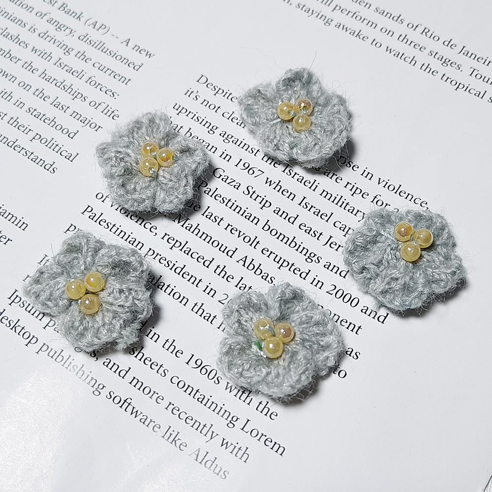 Handcrafted Warm-Coloured Knit Daisy Flowers, 1" Realistic Faux Floral Embellishments for Corsages, Gift Wrapping, Home Decor, Weddings