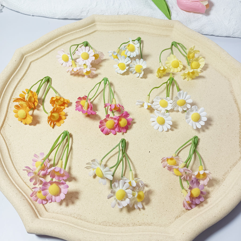 20 Pcs Mini Silk Daisy Bundles, 3" Small Faux Daisies for DIY Crafts, Rustic Wedding Decor, Wreath Making, Corsages & Gift Toppers