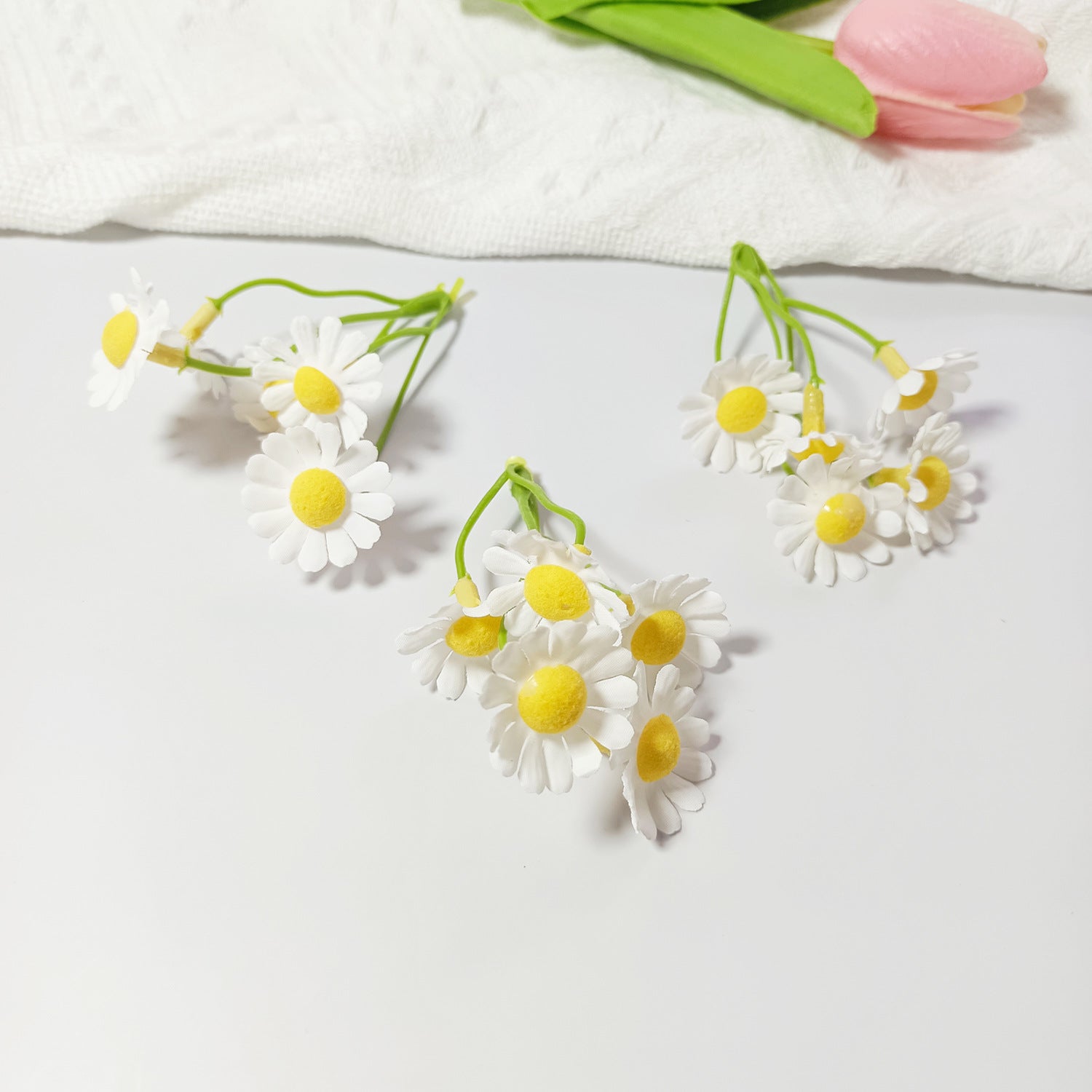 20 Pcs Mini Silk Daisy Bundles, 3" Small Faux Daisies for DIY Crafts, Rustic Wedding Decor, Wreath Making, Corsages & Gift Toppers