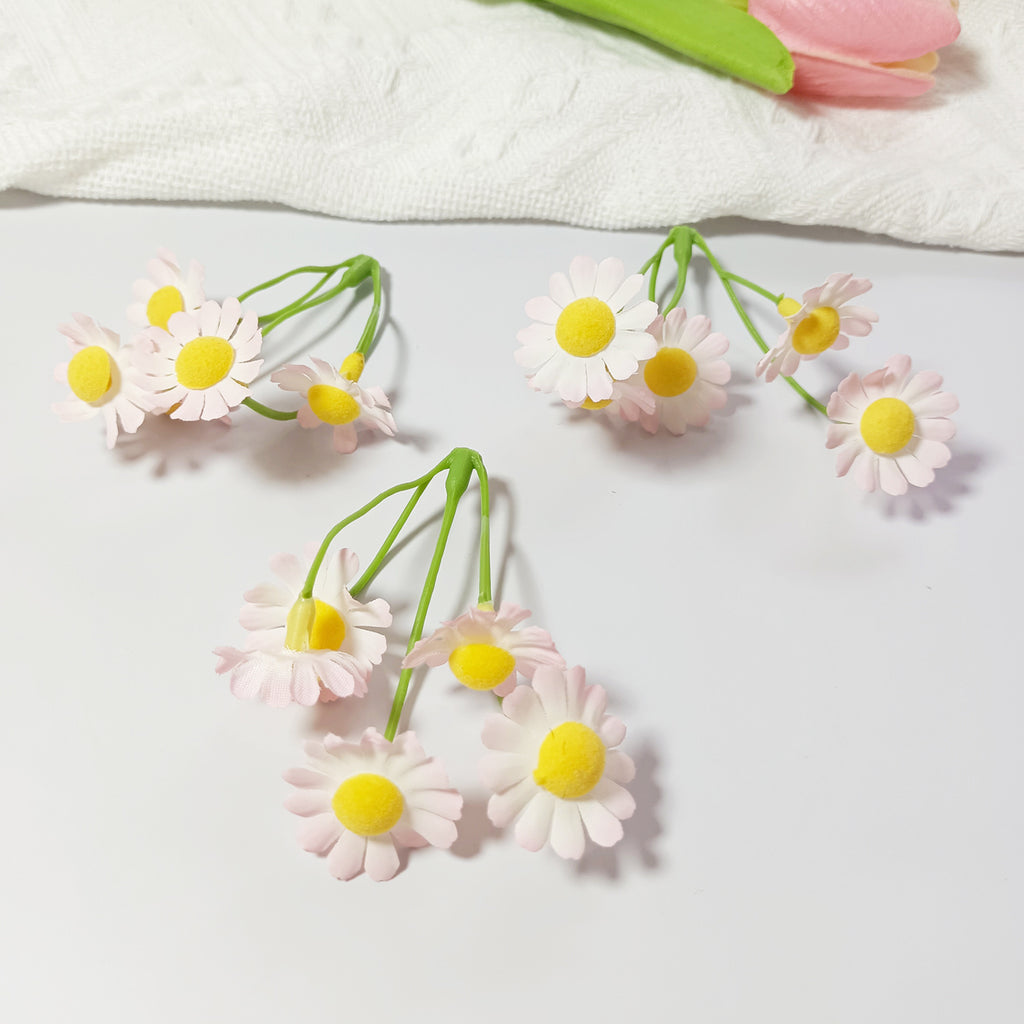 20 Pcs Mini Silk Daisy Bundles, 3" Small Faux Daisies for DIY Crafts, Rustic Wedding Decor, Wreath Making, Corsages & Gift Toppers