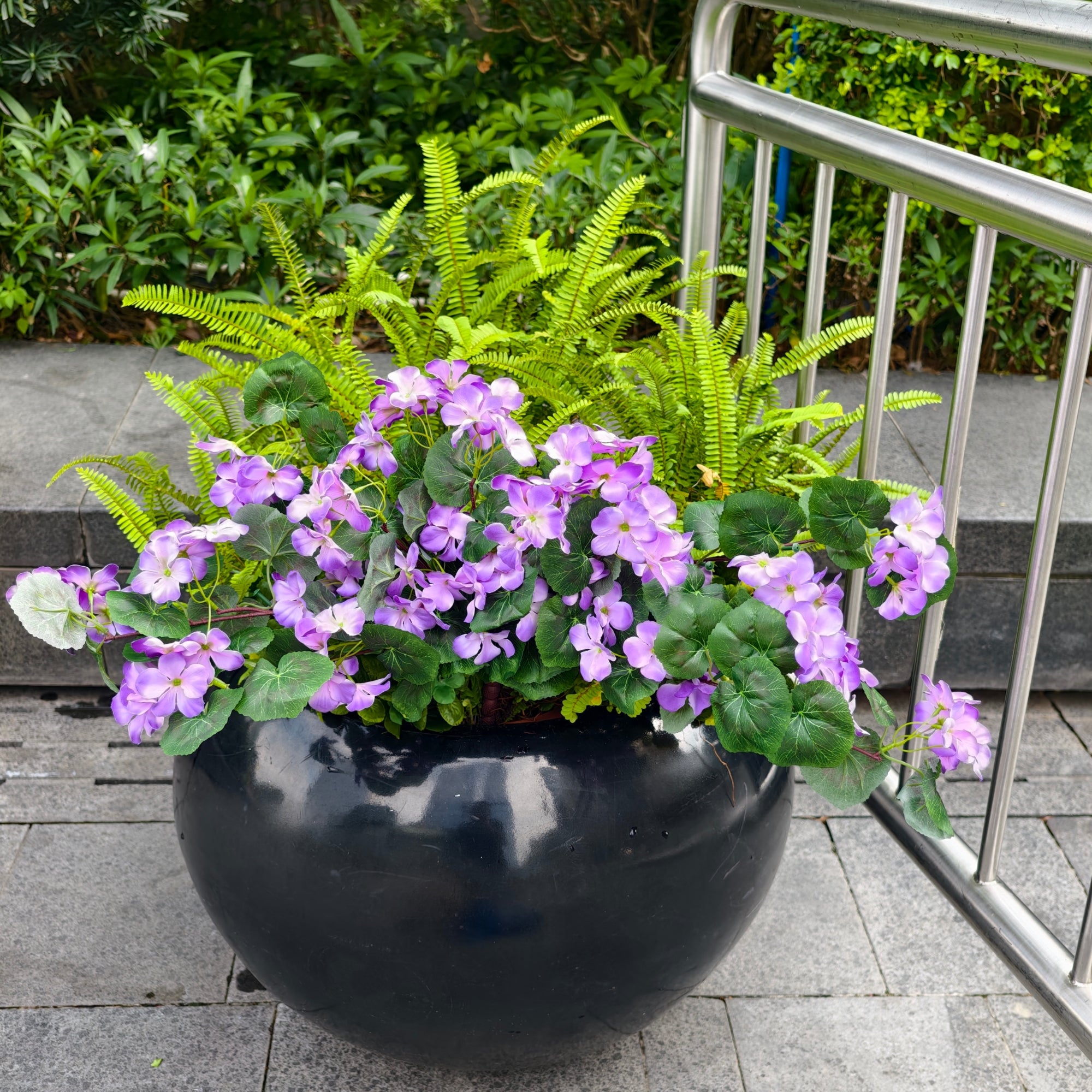 64cm UV Resistant Faux Geranium – Realistic Artificial Silk Plant, No-Fade Bush for Garden, Patio, Balcony, Porch & Indoor Home Decor