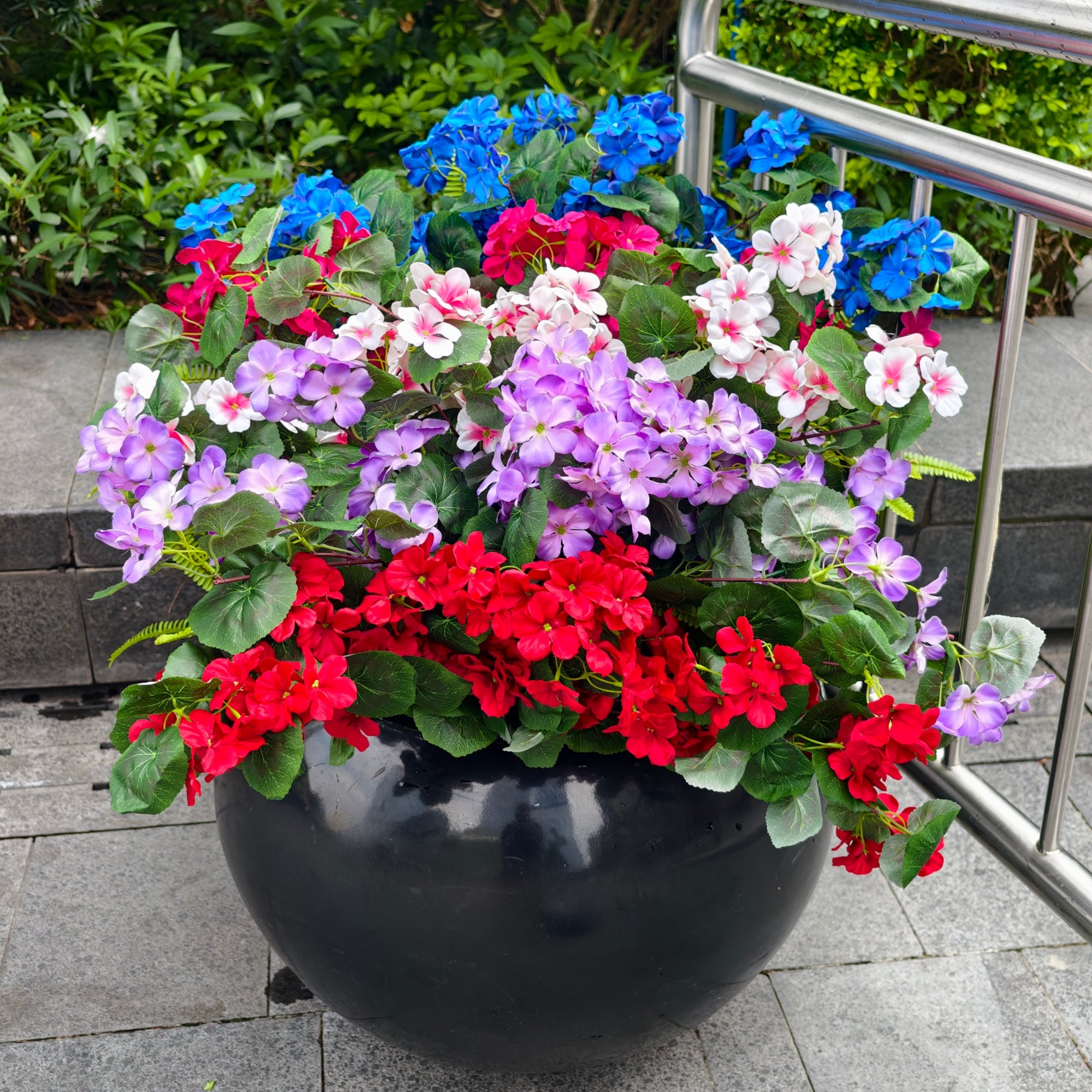 64cm UV Resistant Faux Geranium – Realistic Artificial Silk Plant, No-Fade Bush for Garden, Patio, Balcony, Porch & Indoor Home Decor