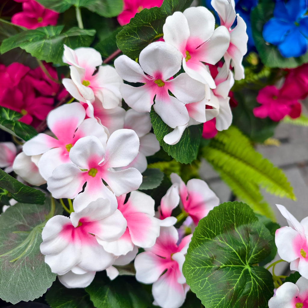 64cm UV Resistant Faux Geranium – Realistic Artificial Silk Plant, No-Fade Bush for Garden, Patio, Balcony, Porch & Indoor Home Decor