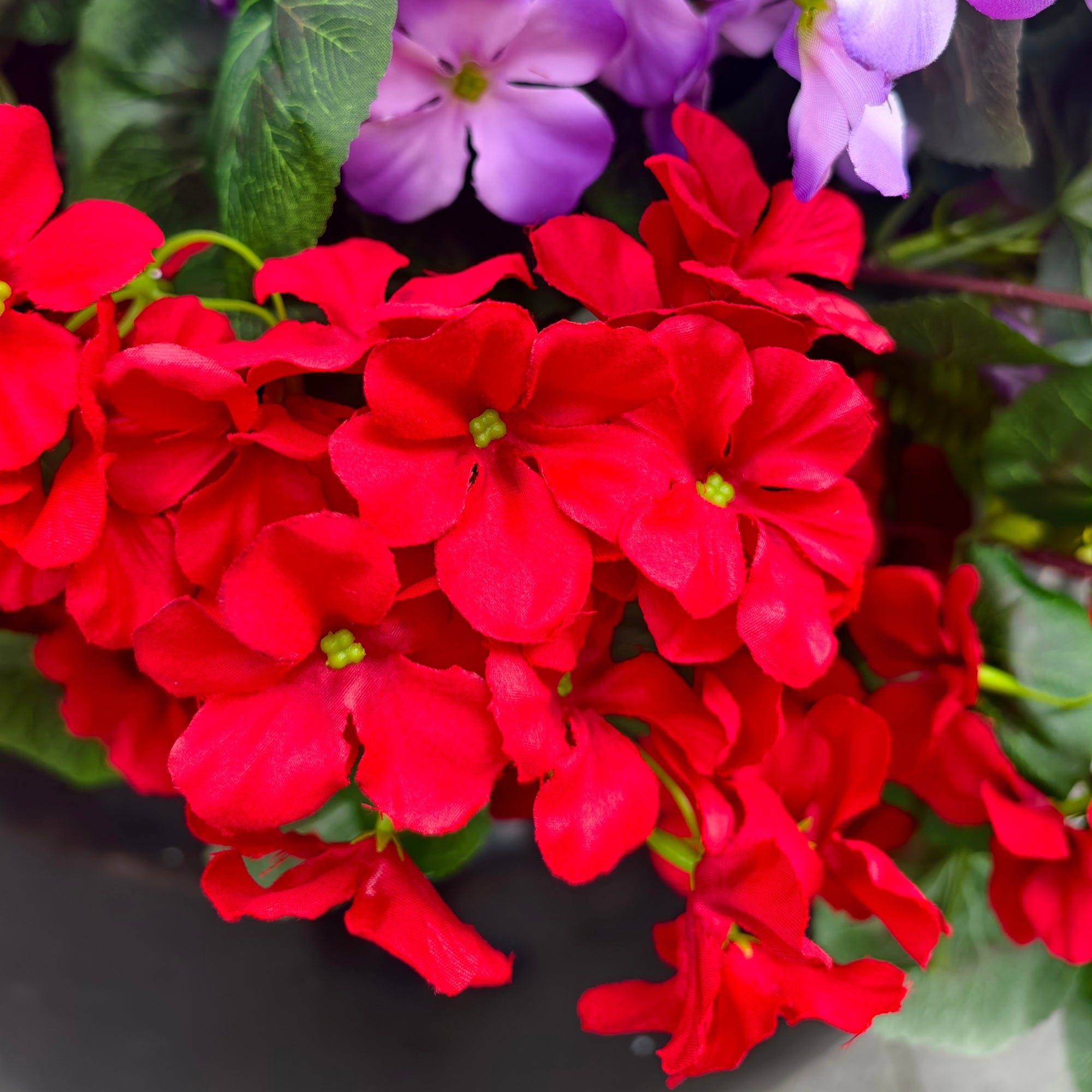 64cm UV Resistant Faux Geranium – Realistic Artificial Silk Plant, No-Fade Bush for Garden, Patio, Balcony, Porch & Indoor Home Decor